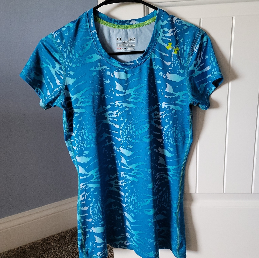 Womens XS Under Armour shirt blue